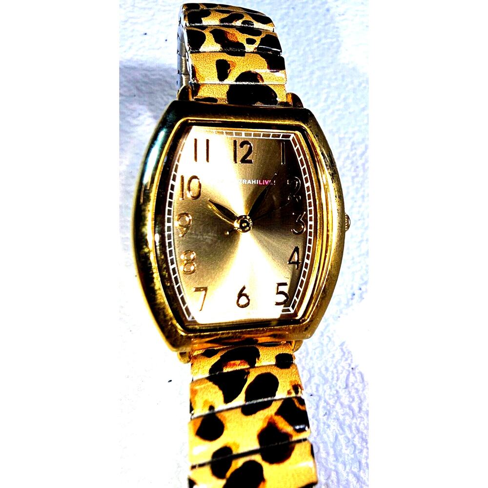 Vintage Isaac Mizrahi Womens wristwatch IMZ702A